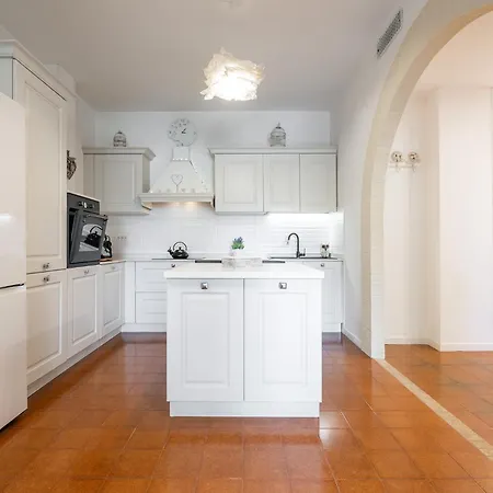 Adelsa's Apartment *